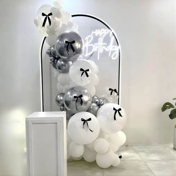 Набор 85 шариков для арки фотозоны Шёлковый акцент с шёлковой лентой и баблс Белый и серебро